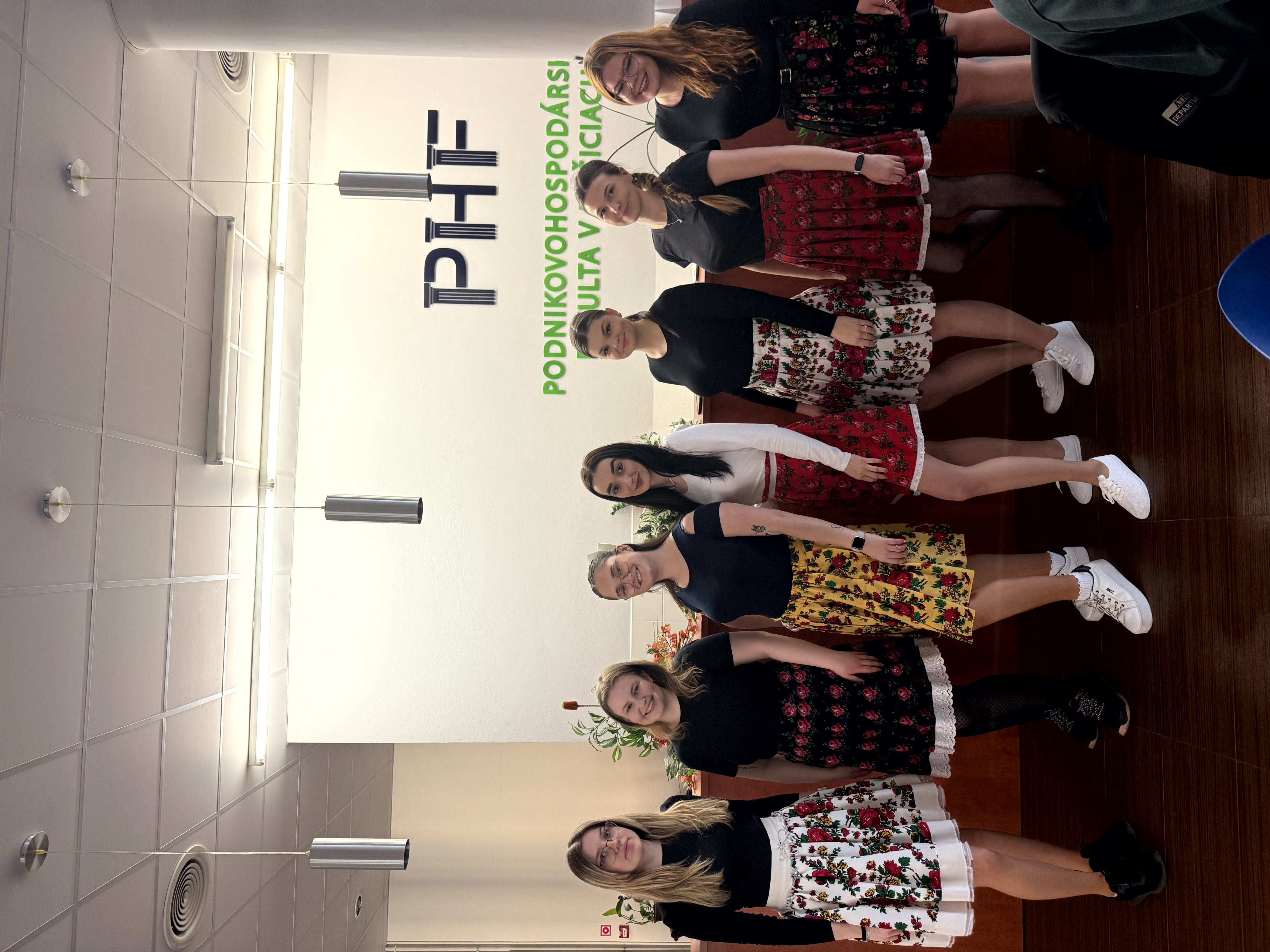 dievčatá v sukniach